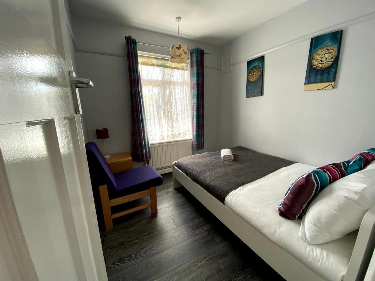 Exton House -Huku Kwetu 4 Bedroom House- Luton Airport - Group Accommodation - Up To 7 People Exterior photo